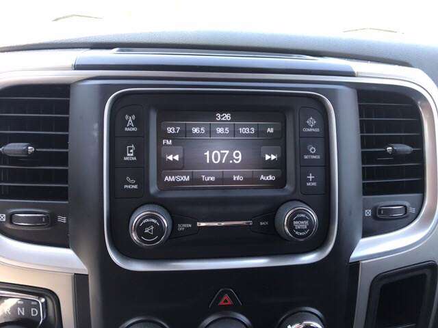 2015 RAM Ram Pickup 1500 4x4 SLT 4dr Crew Cab 5.5 ft. SB Pickup